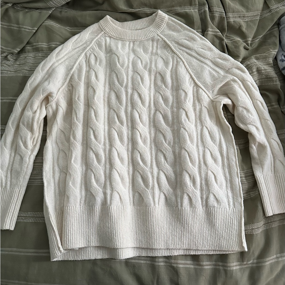 Aerie Cream Cable Knit Sweater